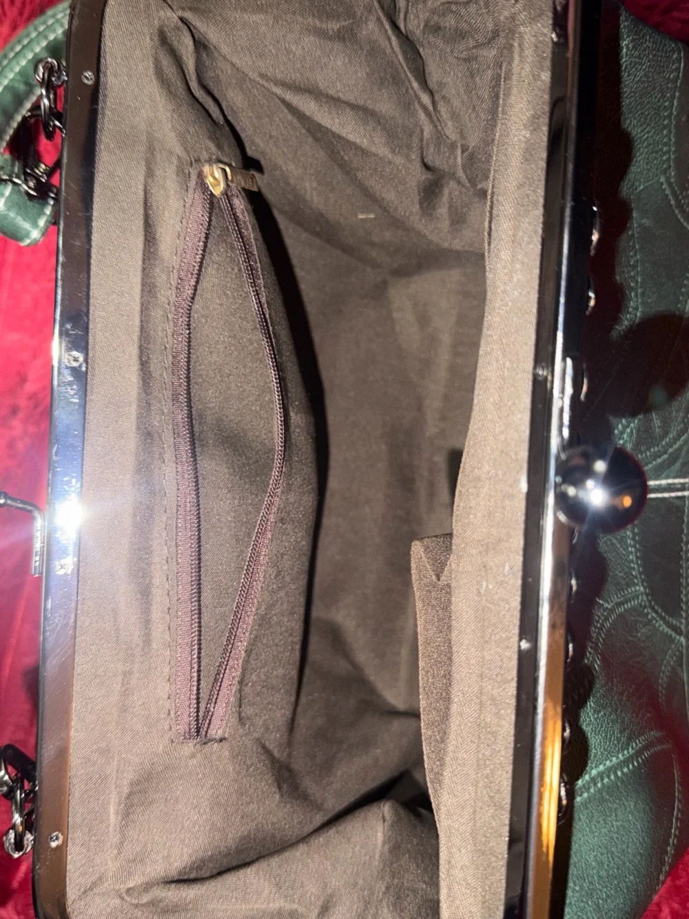 Vintage-Style Dark Green Leather Kiss-Lock Crossbody Bag
